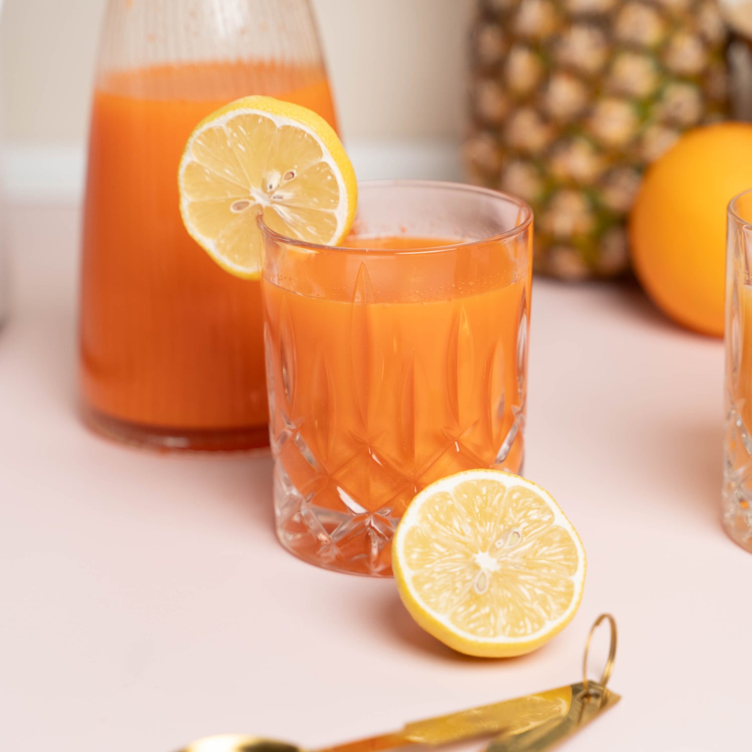 Frischer Frühstückssaft für die ganze Familie - Wundermix GmbH