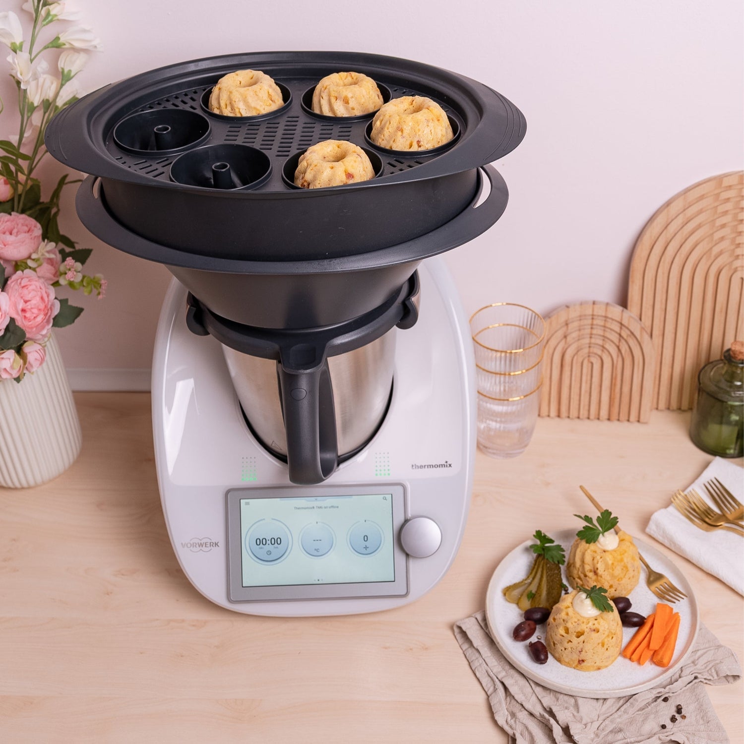 Herzhafte Zwiebel-Käse-Gugelhupfe aus dem Varoma