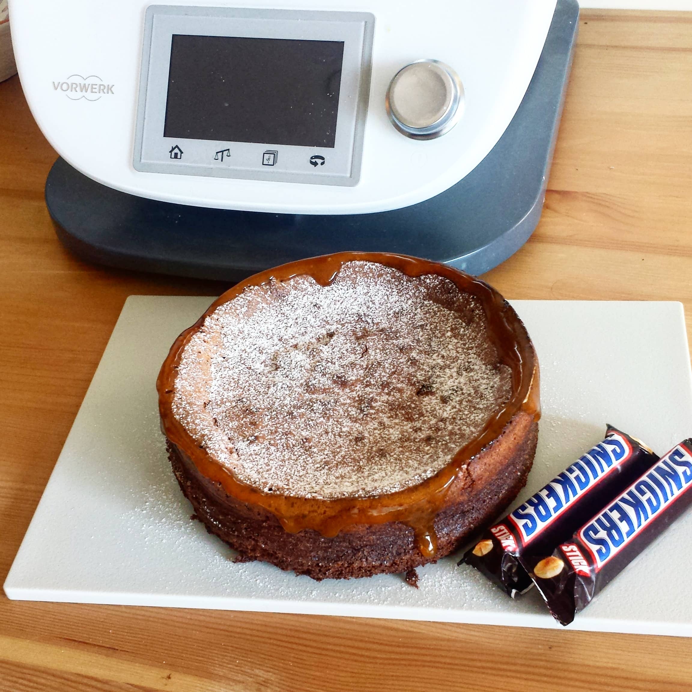 Schokoladen-Snickers-Kuchen - Wundermix GmbH