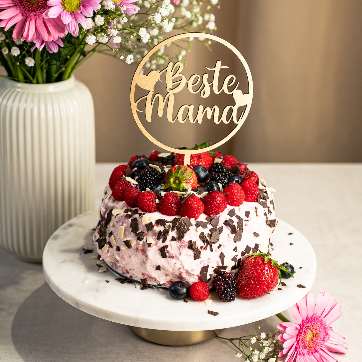 Himmlische Himbeere-Torte mit Schokoladenraspeln