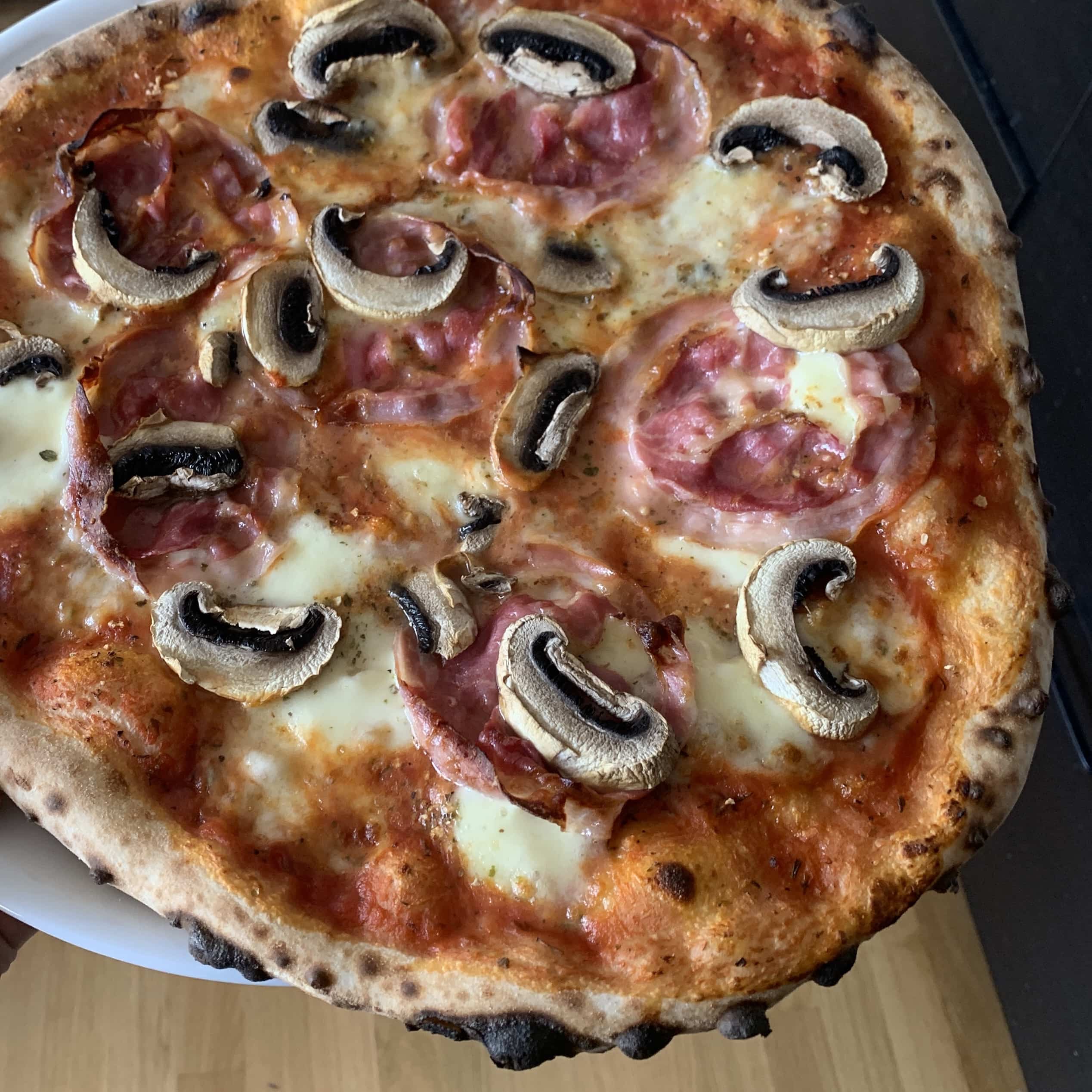 Lockerer Pizzateig aus dem Thermomix - Wundermix GmbH