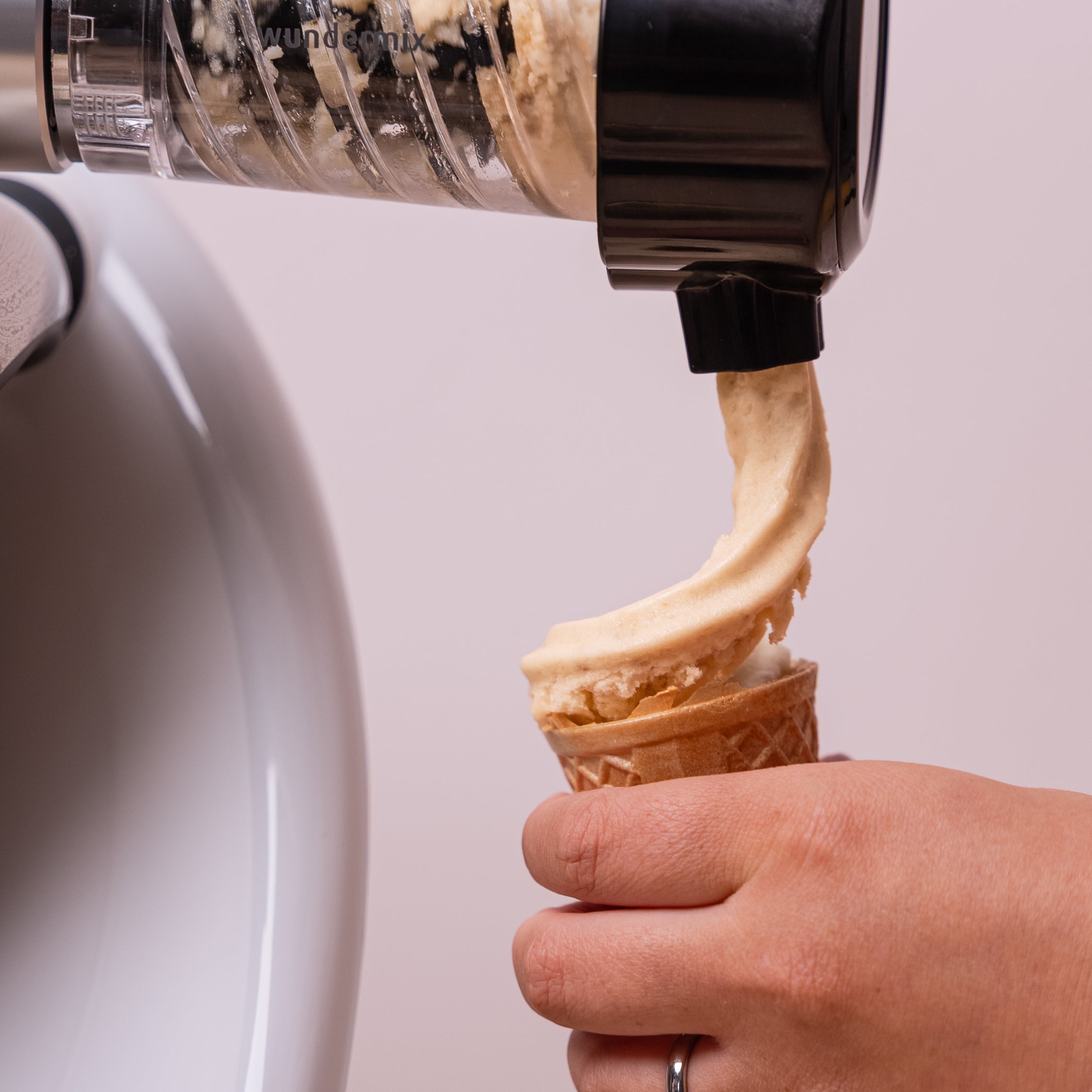 Soft ice cream attachment for WunderCentix®