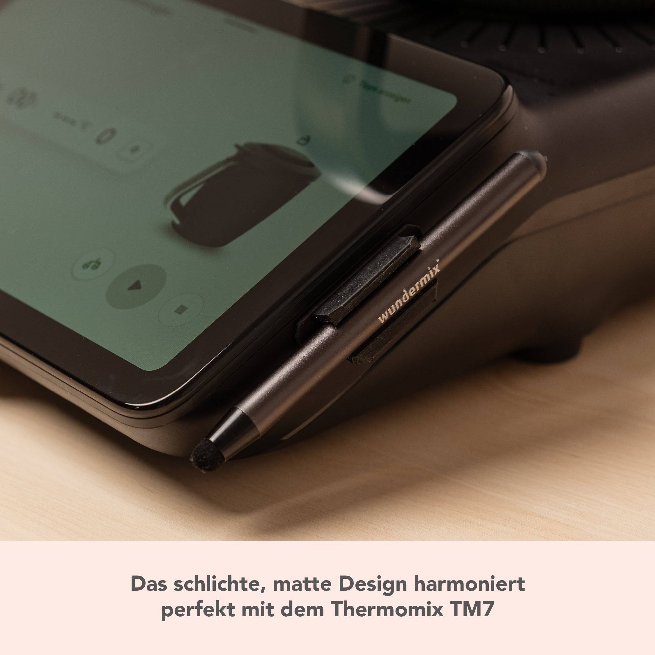 Set aus Displaystift und Hybrid-Glas Displayschutz für Thermomix TM7 für saubere und sichere Bedienung - Sicherer Halt!