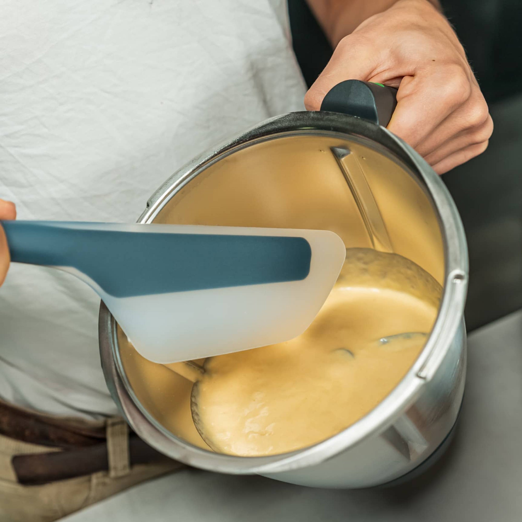 FlexiSpatel® | Flexibler Spatel für deine Küchenmaschine - Wundermix GmbH