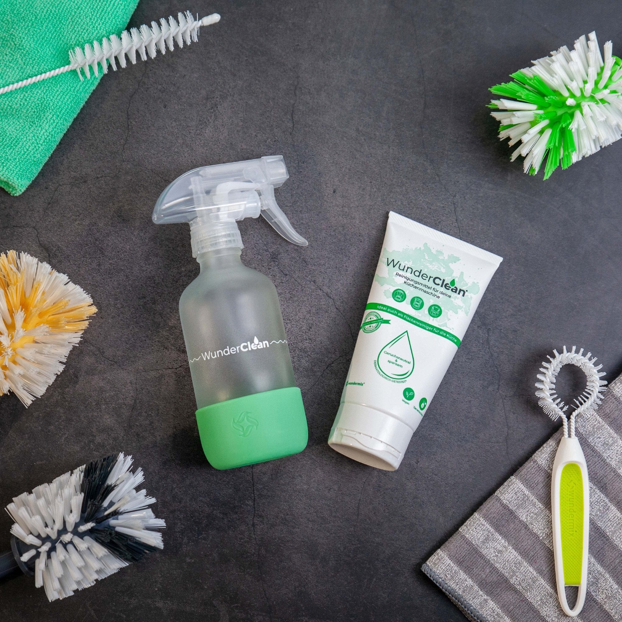 WunderClean Sprühflasche | 240 ml Glasflasche mit Silikon-Bruchschutz für WunderClean Reiniger - Wundermix GmbH