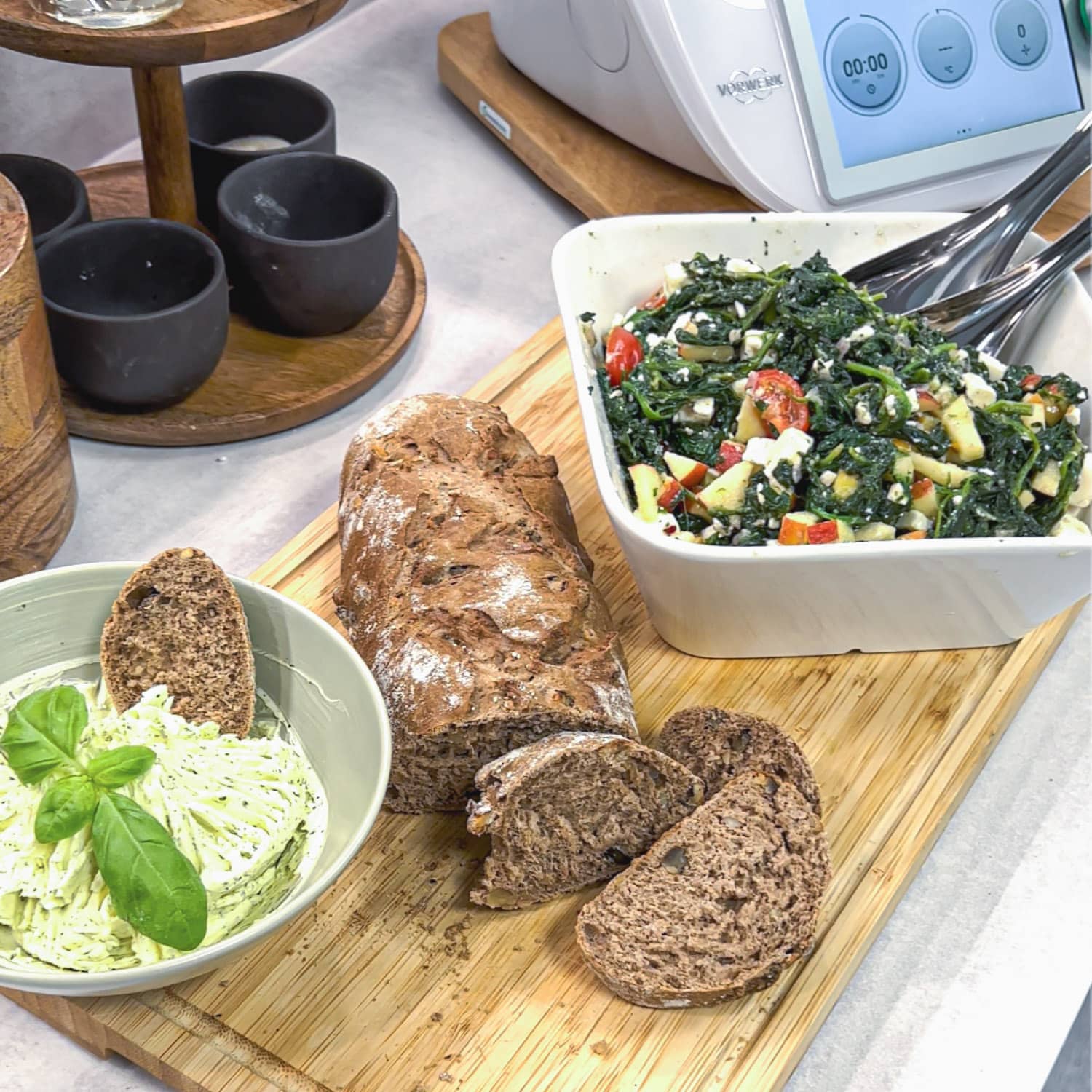 Blattspinat Salat aus dem Thermomix - Wundermix GmbH