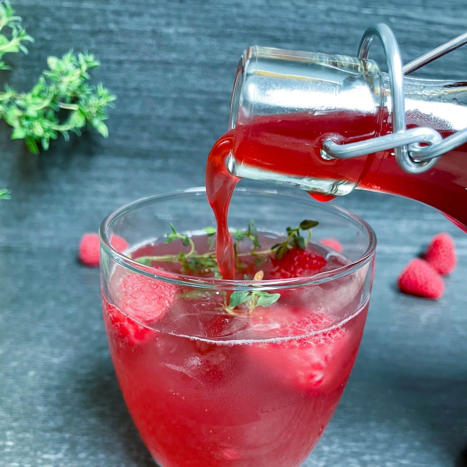 Himbeer-Thymian-Spritz mit MixFino - Wundermix GmbH