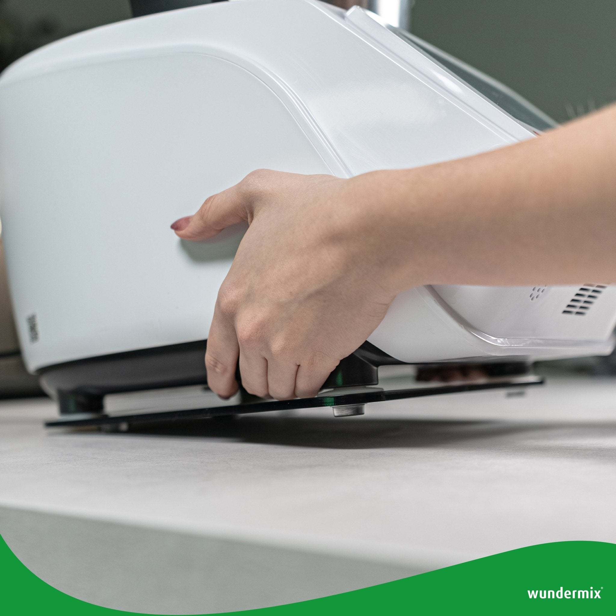 EasySlider® | Gleitbrett aus Acrylglas für Monsieur Cuisine - Wundermix GmbH