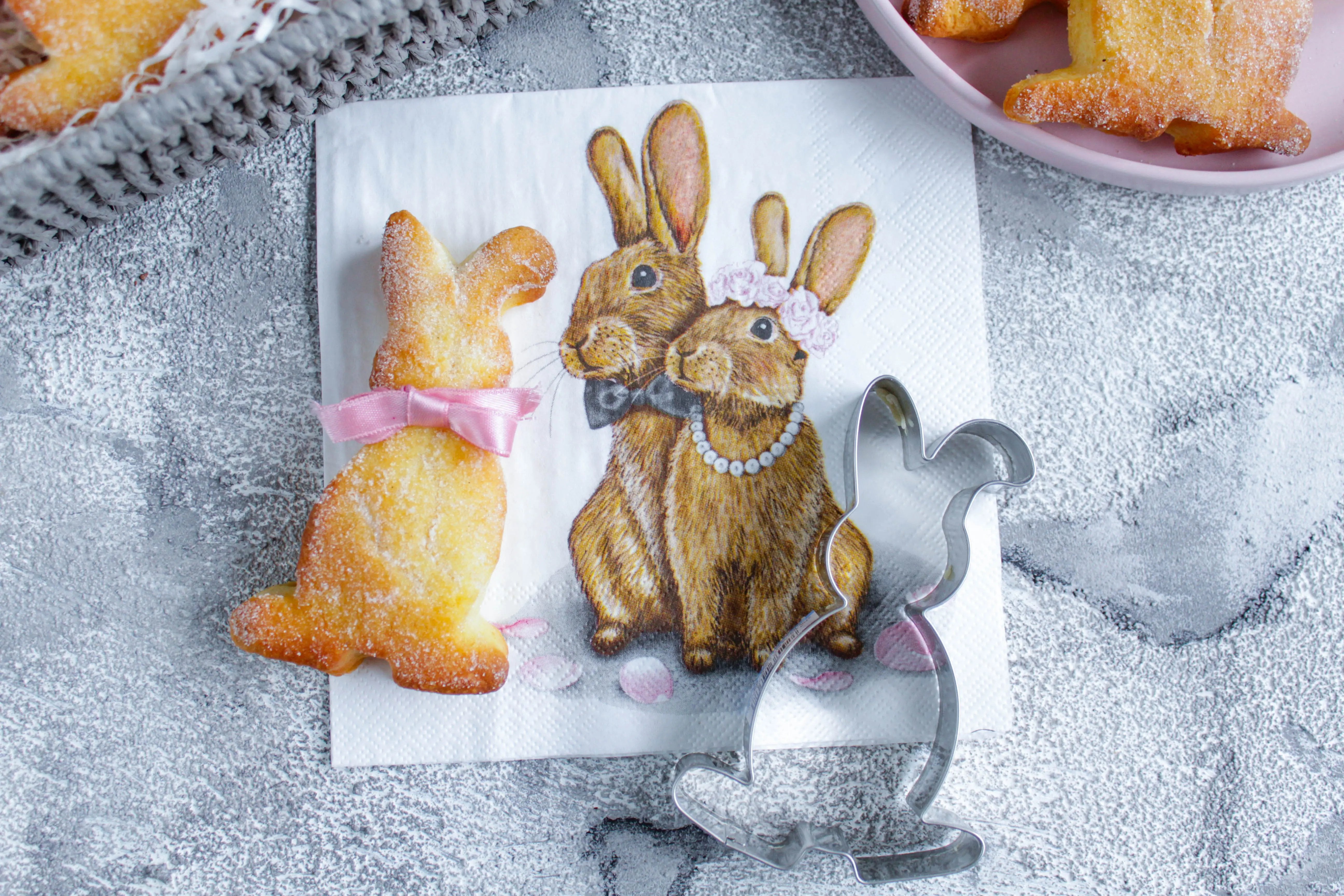 Cookie cutter “Easter bunny with floppy ear”