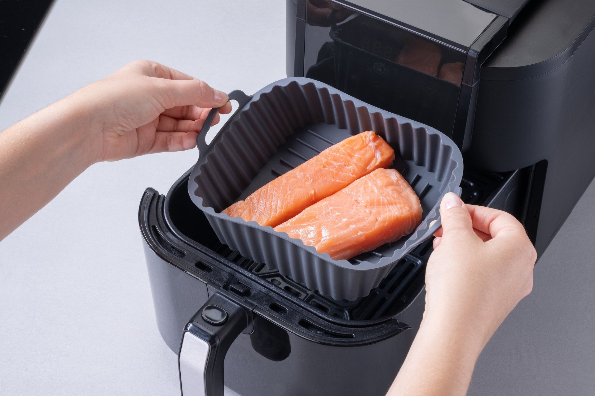 Airfryer silicone mold 15 × 15 cm for hot air fryer