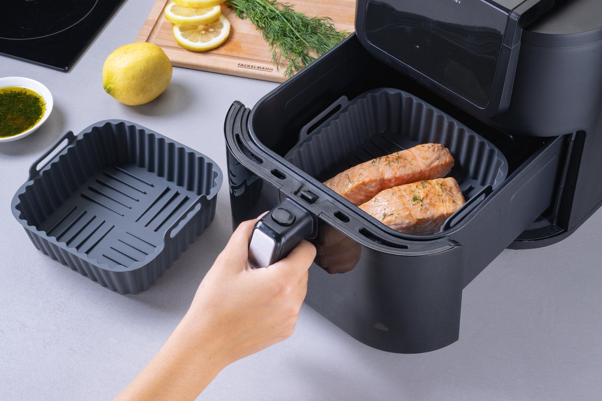 Airfryer silicone mold 15 × 15 cm for hot air fryer