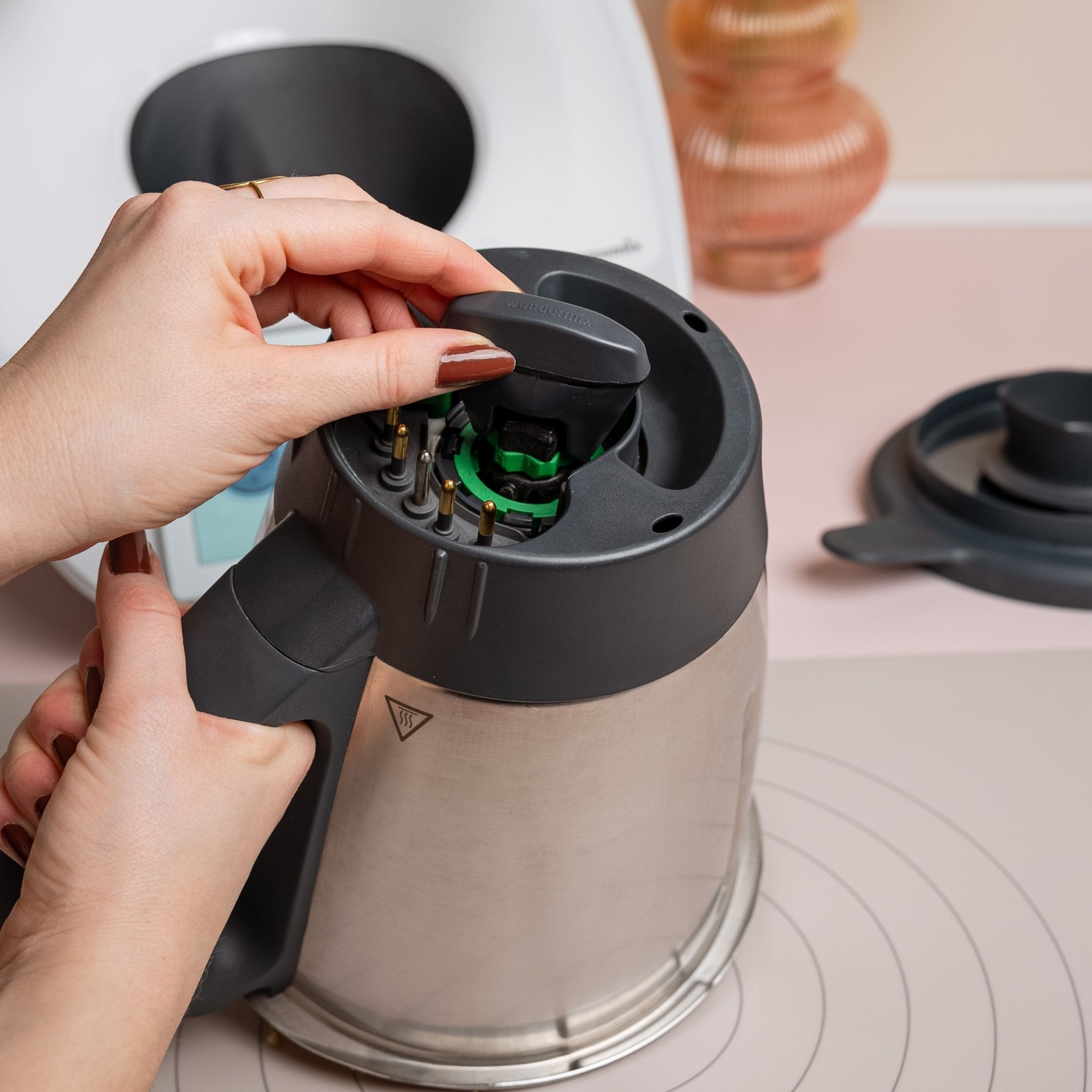 TeigTwister® V2 | Messerdrehhilfe für Thermomix TM7, TM6, TM5 - Wundermix GmbH