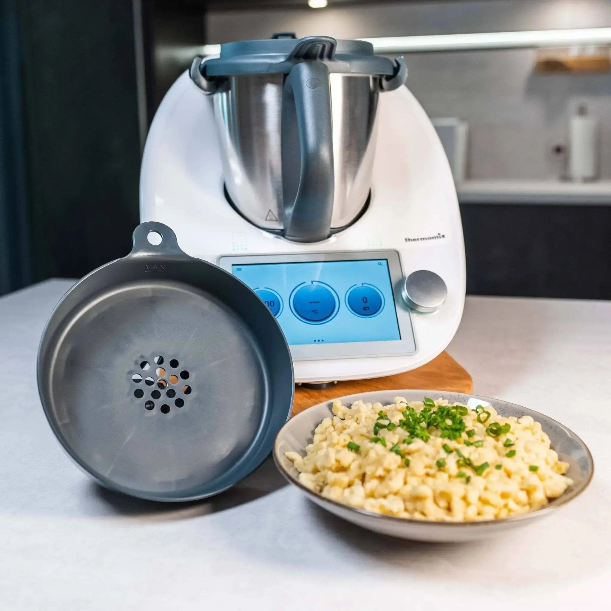 Accessorio Thermomix TM6 per spaetzle, colino per spaetzle Accessorio Thermomix TM6 per spaetzle, colino per spaetzle